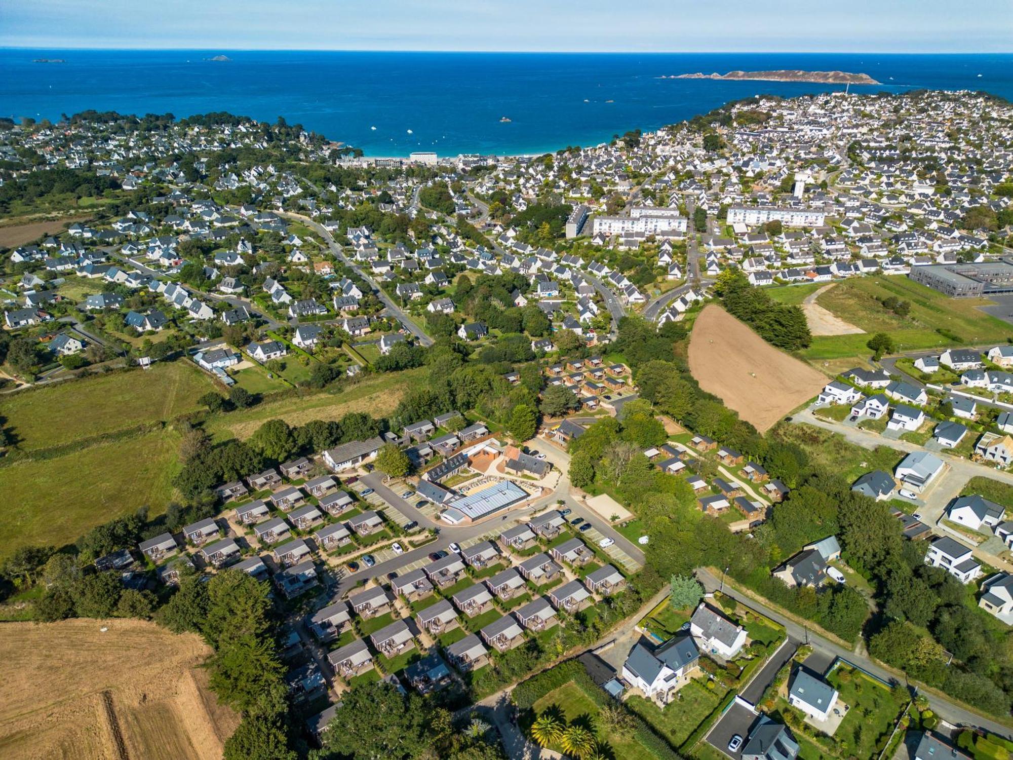 Camping Maeva Respire Le Village Perrosien Exterior photo